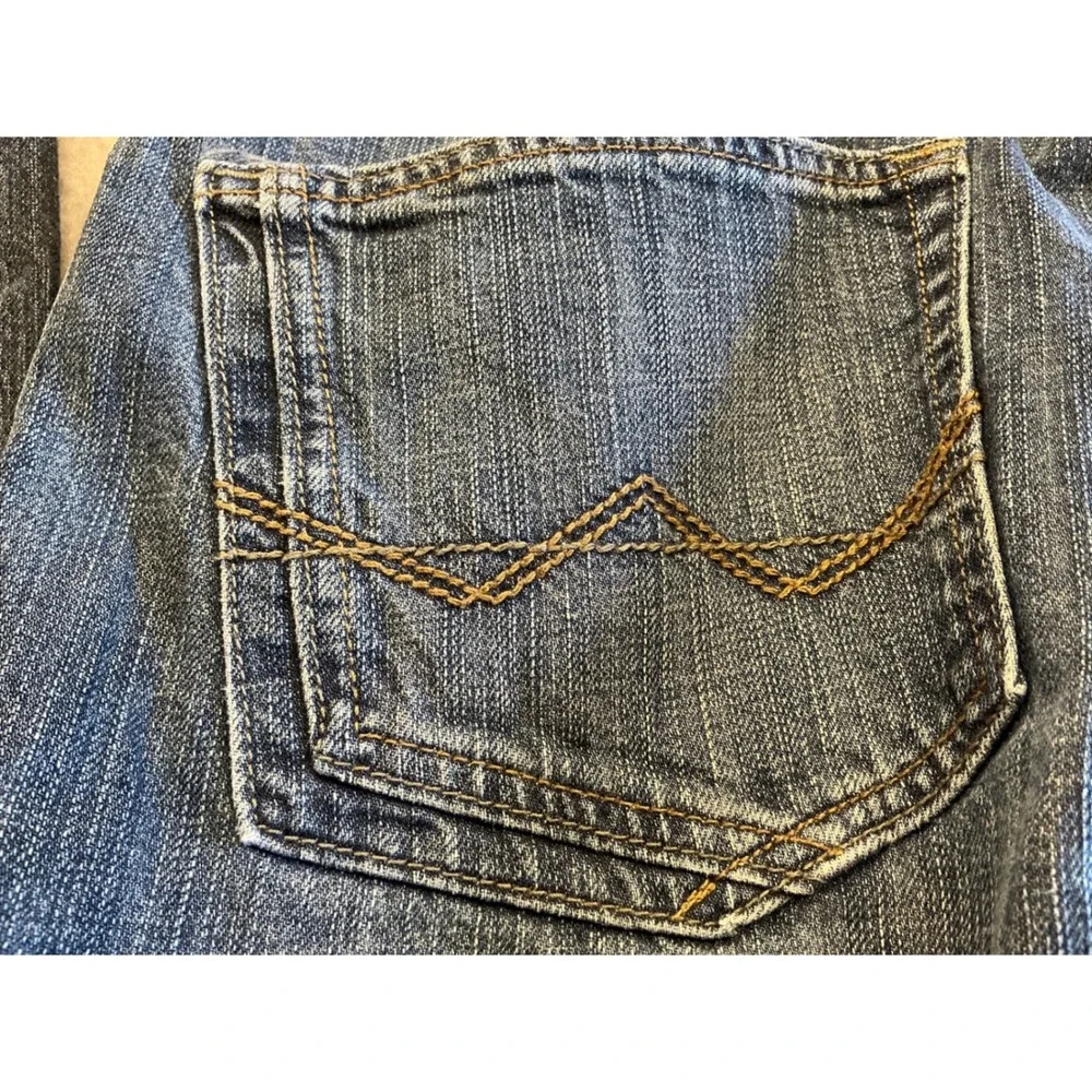 Pair Wrangler Jeans Co Mens Straight‎ Leg Denim Blue Wash Pants Casual Everyday